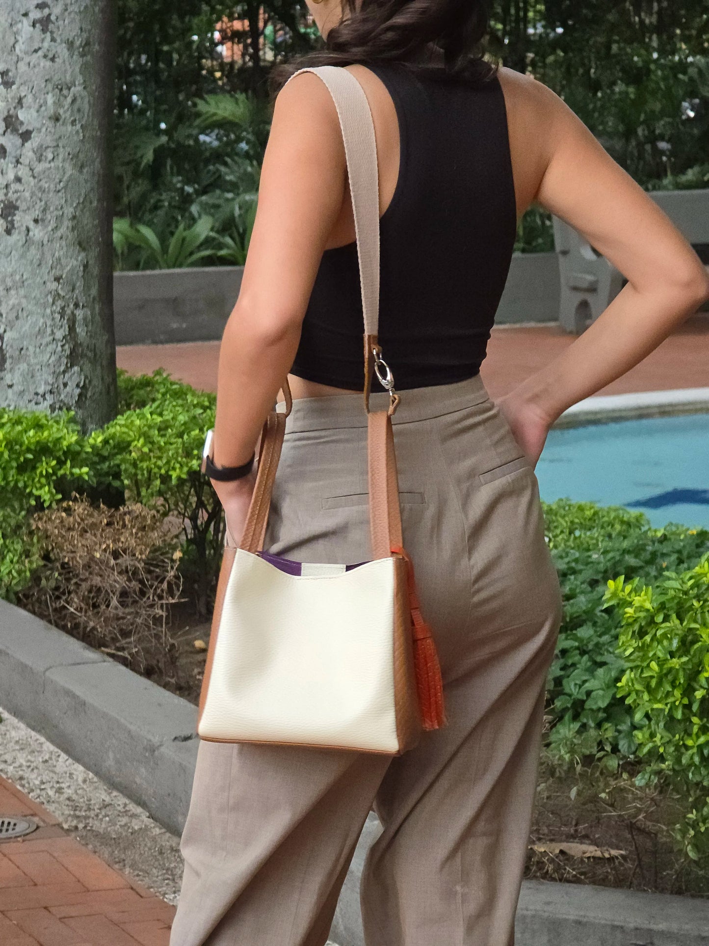 Bolso pequeño en cuero para mujer Agnes reptil miel x talco